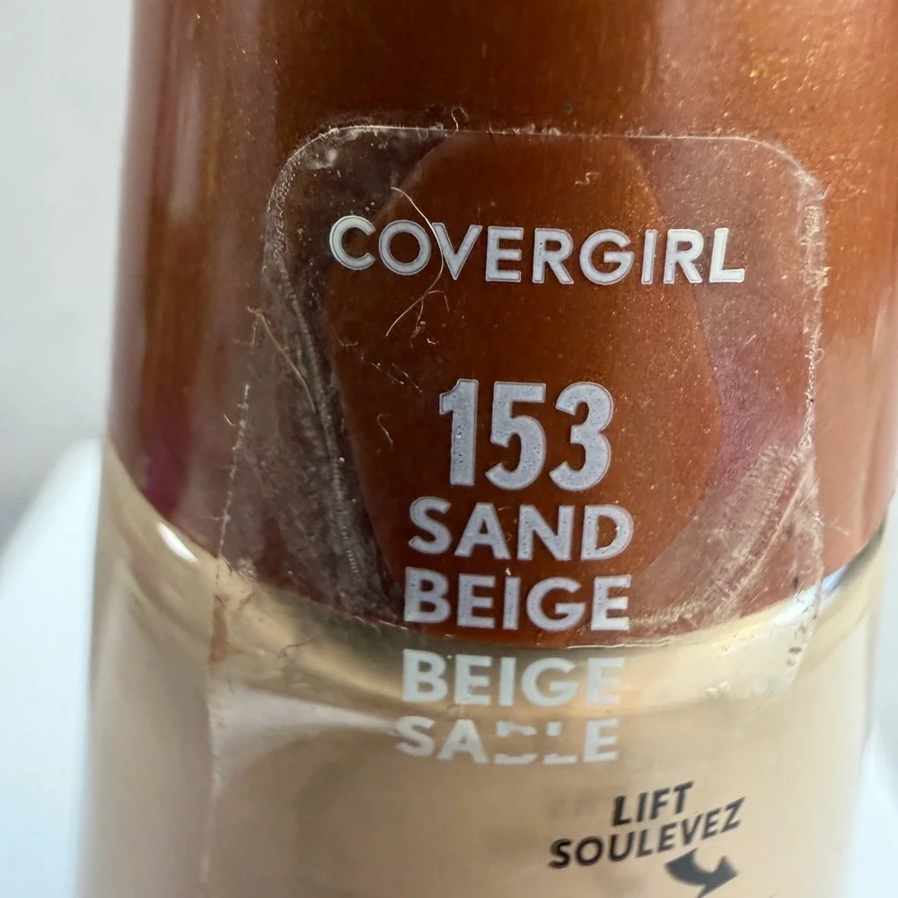 🩷5/$10🩷 COVERGIRL Clean Liquid Foundation - Sand Beige